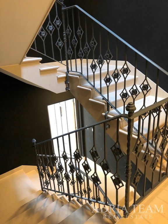 LUKSUZNI APARTMAN S PANORAMSKIM POGLEDOM  – POVLJANA, PAG