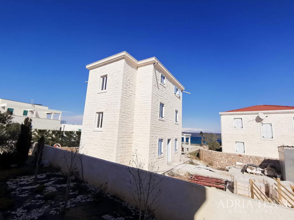 LUKSUZNA KAMENA VILA S BAZENOM – PAŠMAN