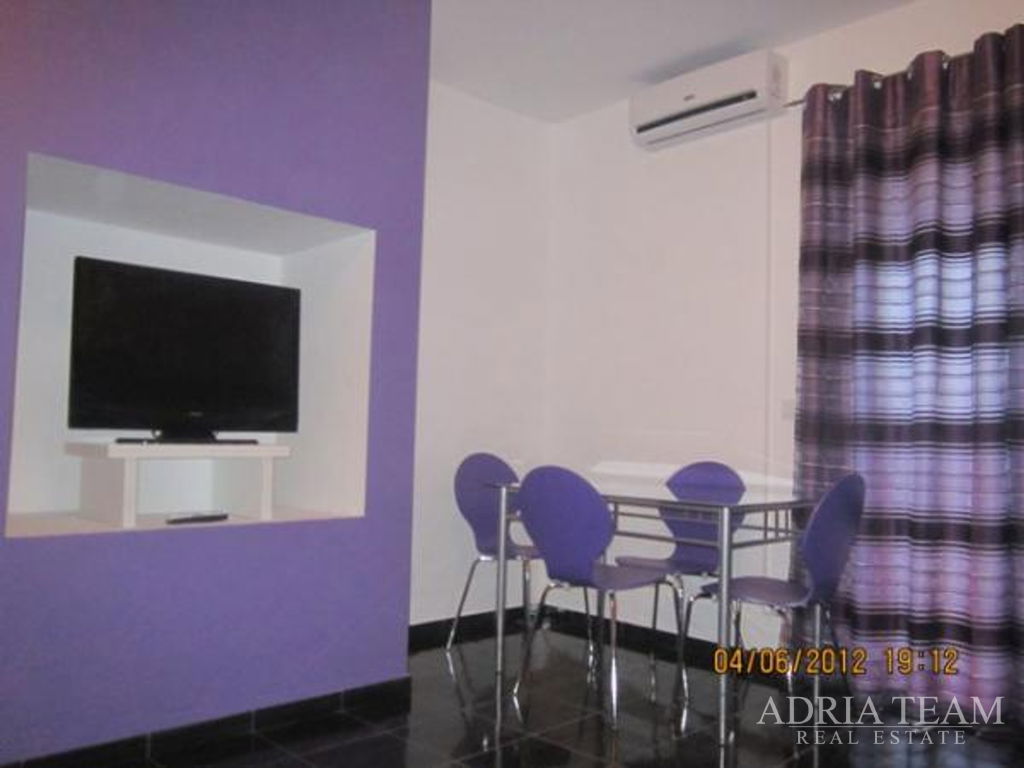 APARTMANSKA KUĆA SA 7 APARTMANA – PRIVLAKA