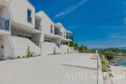 KUĆICA U NIZU, 50 m OD MORA, ODLIČNA POZICIJA - ZATON, NIN nekretnina za prodaju