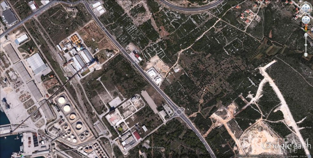 GRAĐEVINSKO ZEMLJIŠTE U INDUSTRIJSKOJ ZONI – IZVRSNA TRANZITNA POZICIJA – GAŽENICA, ZONA BARBARIČINE